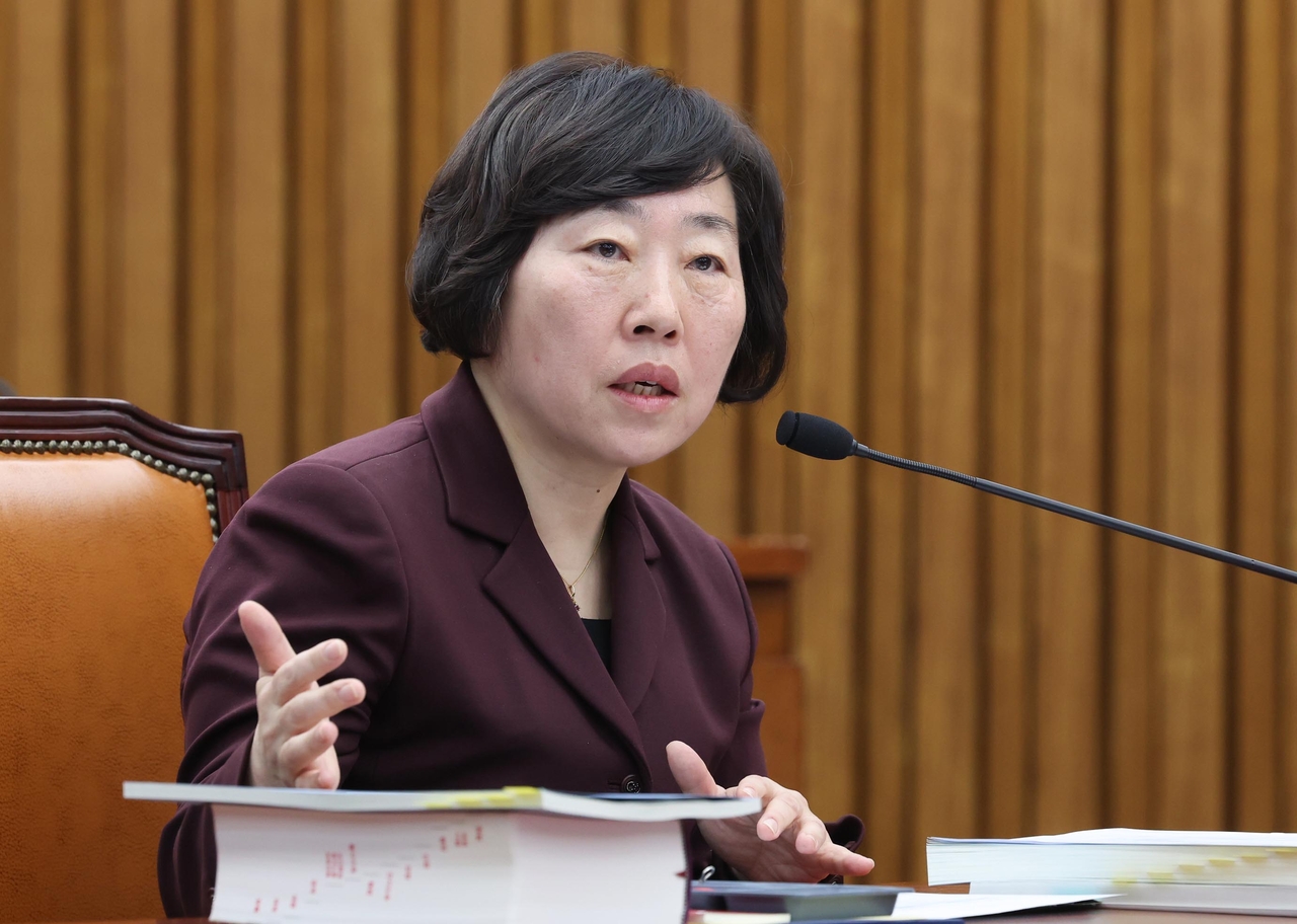 Jeong Gye-seon, a candidate for Constitutional Court justice, speaks during a confirmation hearing at the National Assembly in Seoul on Monday. (Yonhap)