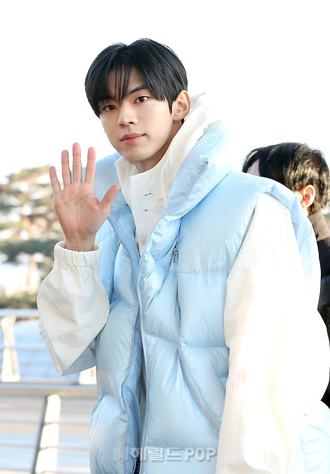 투어스 도훈