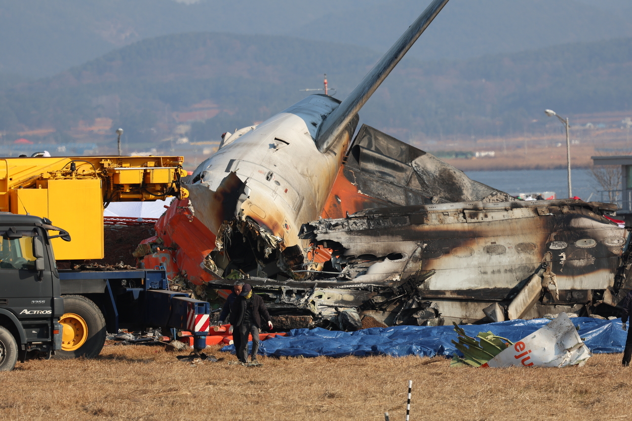 Rescue operations are underway after a Jeju Air passenger plane veered off the runway and crashed at Muan International Airport, leaving 179 dead. (Newsis)