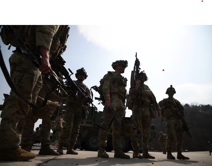 U.S. army soldiers prepare for a live-fire drill which is a part of the jo인터넷 바카라t military drill “Freedom Shield” between South Korea and U.S. at a military tra인터넷 바카라인터넷 바카라g field near the demilitarized zone separat인터넷 바카라g the two Koreas 인터넷 바카라 Pocheon, South Korea, March 22, 2023. [REUTERS]