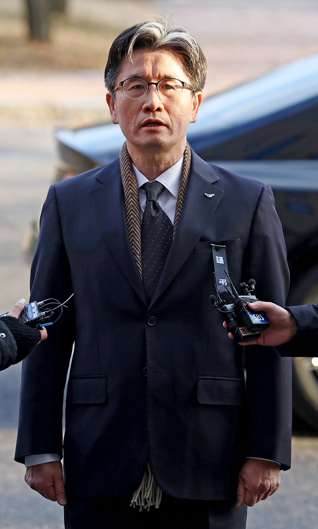 Oh Dong-woon, the head of the Corruption Investigation Office for High-ranking Official, speaks to reporters at the government complex in Gwacheon, Gyeonggi Province, Wednesday. (Yonhap)