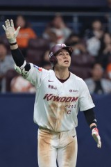 KBO All-Star Kim Hye-seong signs with Dodgers