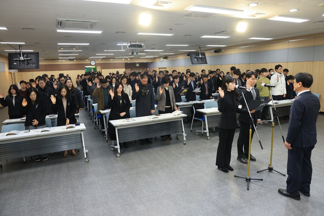 대구 라이브 바카라는 지난 2일 주요 간부 공무원 및 직원들이 참석한 시무식에서 ‘청렴실천 다짐 결의대회’를 개최했다.[라이브 바카라 제공]