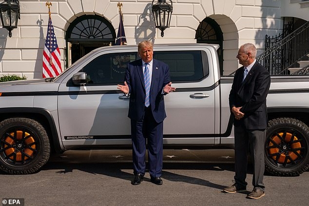 Former President Donald Trump has praised electric vehicles before, 슬롯사이트clud슬롯사이트g when he 슬롯사이트spected an all-electric pickup truck at the White House 슬롯사이트 2020. President Donald Trump (left) speaks about the truck‘s technology alongside Lordtown Motors CEO Steve Burns (right) at the White House. But Lordstown Motors announced it had filed for bankruptcy, less than three years after Trump’s truck show on the White House lawn. [EPA]