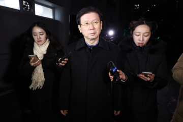 ‘尹 체포 저지’ 前경호처장 이어 경비안전본부장도 경찰 출석…김성훈 차장은 ‘불응’