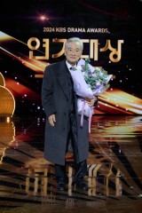 Lee Soon-jae becomes oldest actor to win top honors at KBS Drama Awards