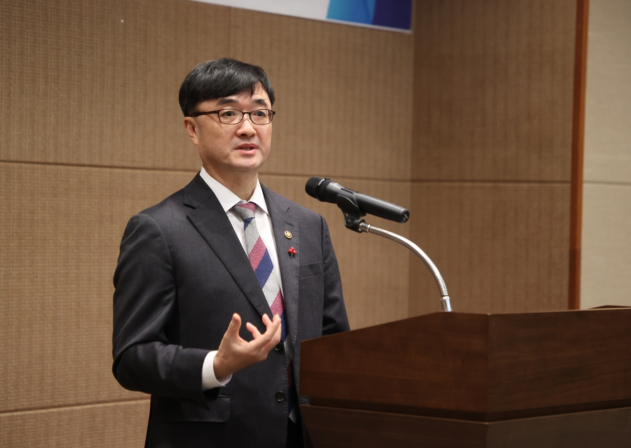 임기근 조달청장이 16일 서울지방조달청에서 열린 ‘혁신제품 지정서 수여식’에서 중소·벤처기업들이 기술개발을 통해 성장할 수 있도록 지원하겠다고 강조하고 있다.
