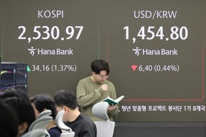 Seoul shares open higher on US gains