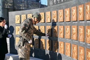 Top military officer inspects readiness posture against N.K. threats near NLL