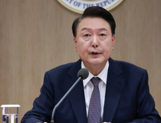 尹구속영장 청구에…與 “도주우려 없어 부당” 野 “풀려나면 혼란”