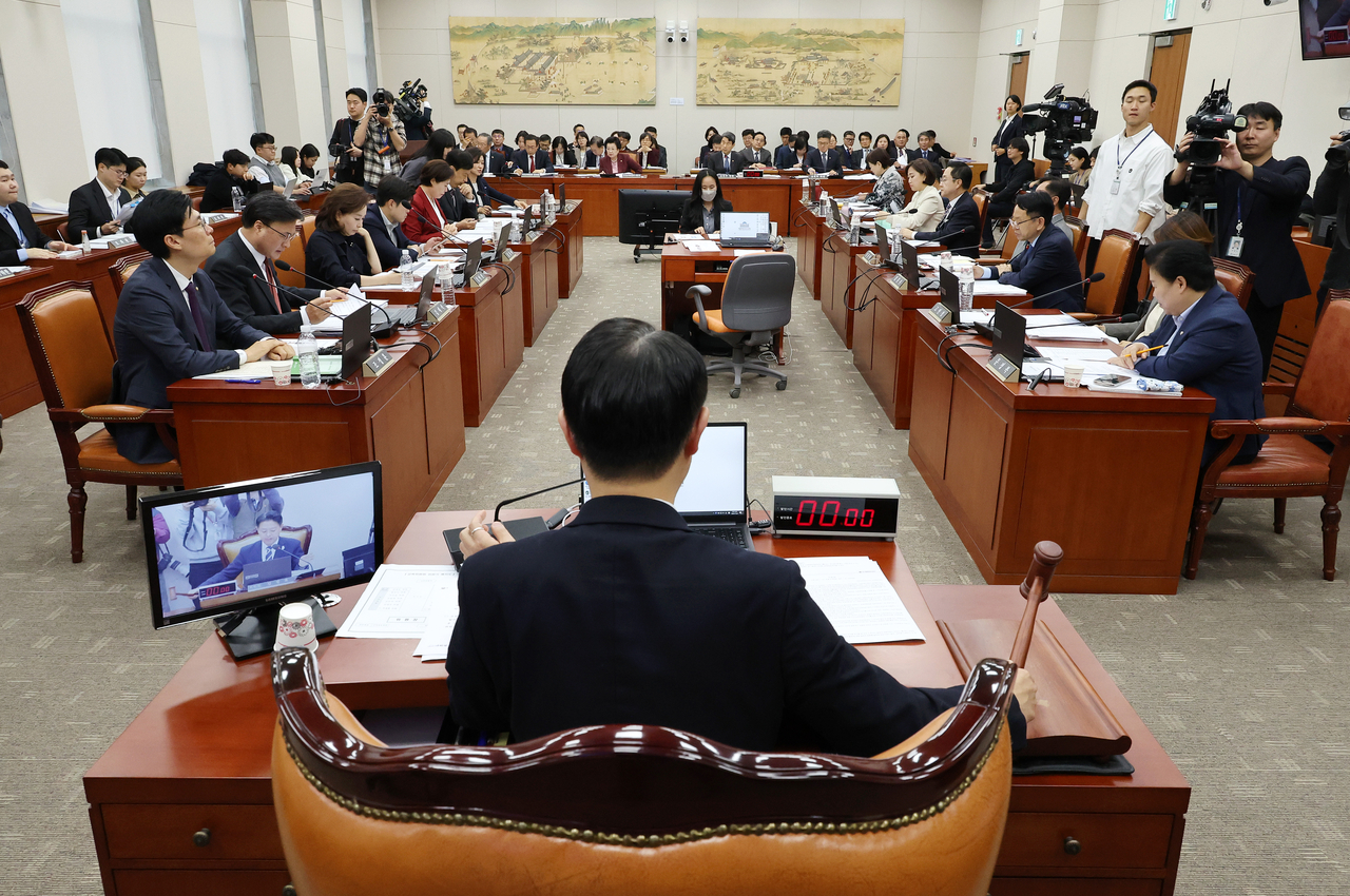 국회에서 열린 교육위원회 전체회의. [연합]