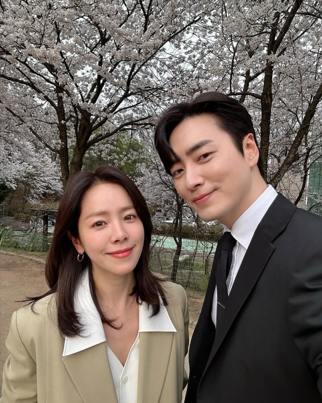 사진=한지민 SNS