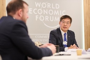 LG Chem CEO reappointed to chair WEF industrial body