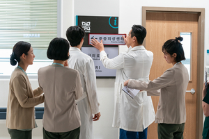 '천재 외과의사' 주지훈이 아이폰6를 쓰는 이유?...'중증외상센터'... - 뉴스 썸네일 이미지