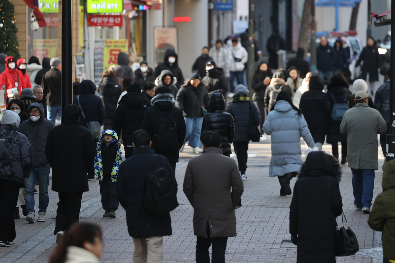 This file photo shows a Myeongdong street in central Seoul on Jan. 9. (Yonhap)