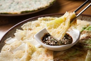 44. Baechujeon (Napa cabbage pancake)