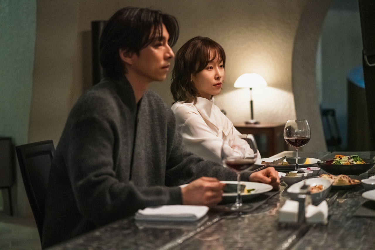 A scene from "The Trunk" starring Gong Yoo as Han Jeong-won and Seo Hyun-jin as Noh In-ji (Netflix)