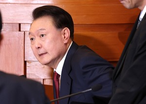 ‘구속기소’ 尹, 결국 구치소서 설맞이…독방 그대로 머물 듯