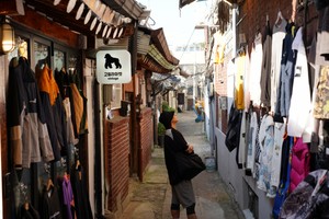 Dongmyo Flea Market: A nostalgic time travel experience for all generations