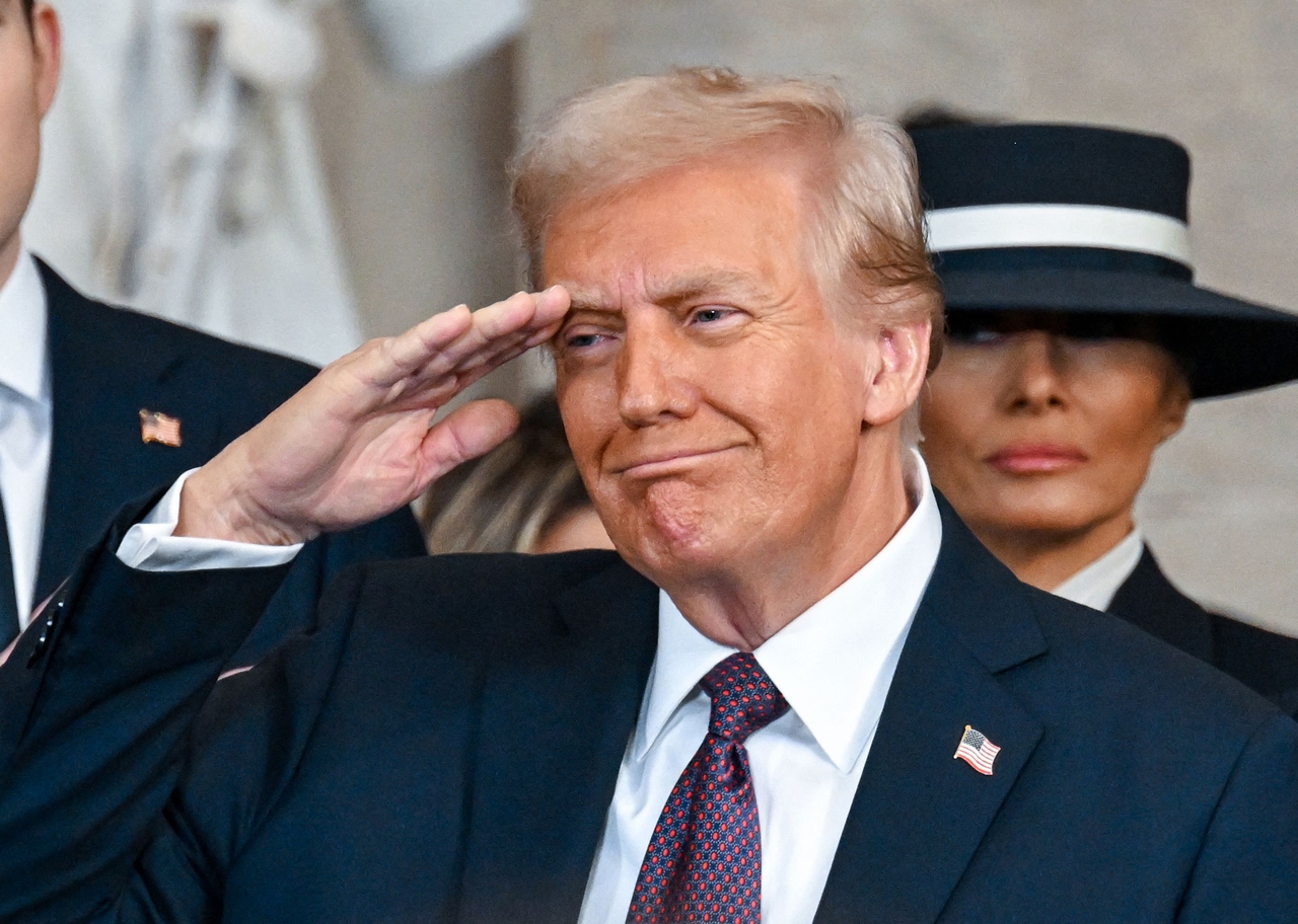 TOPSHOT - President Donald 토토 카지노 and Melania 토토 카지노 during the inauguration of Donald 토토 카지노 as the 47th president of the United States takes place inside the Capitol Rotunda of the U.S. Capitol building in Washington, D.C., Monday, January 20, 2025. It is the 60th U.S. presidential inauguration and the second non-consecutive inauguration of 토토 카지노 as U.S. president. [AFP]