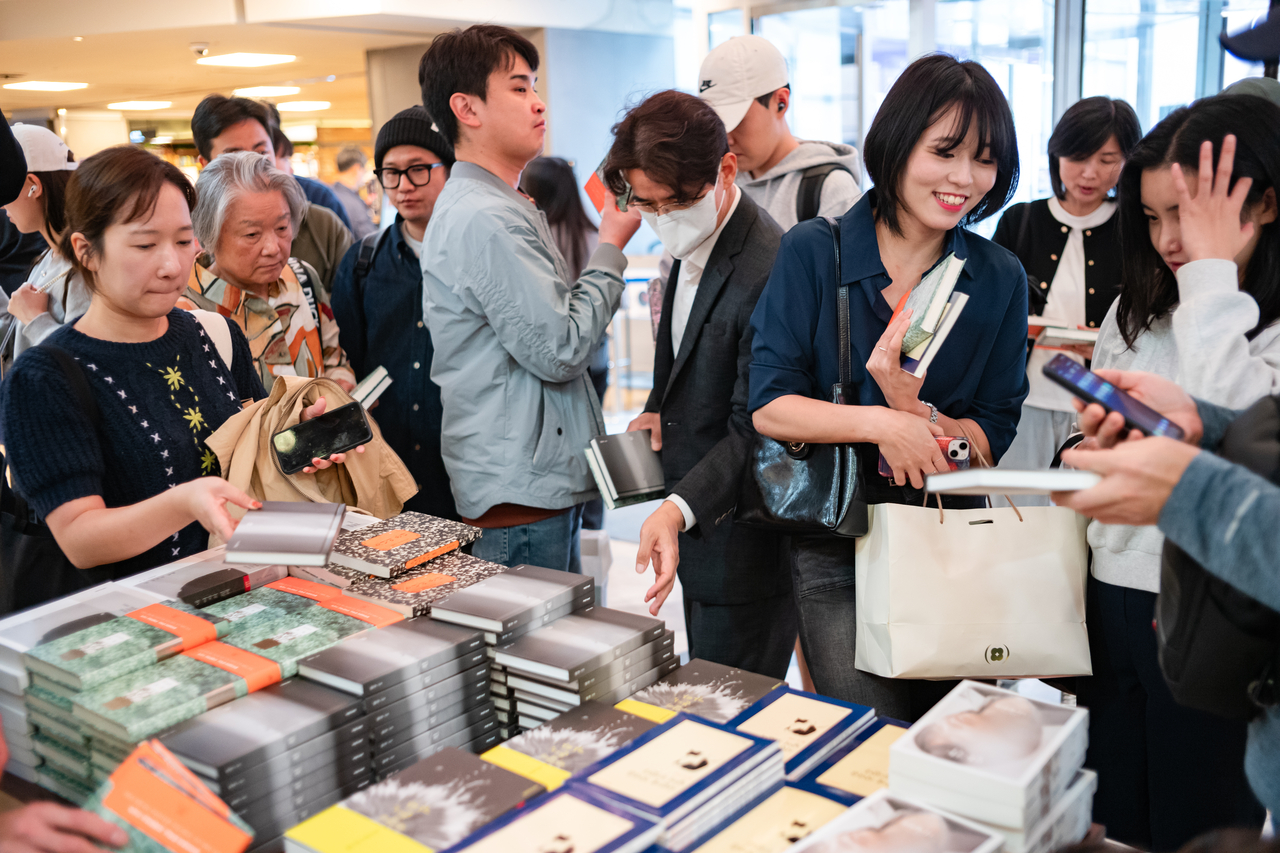 People purchase books by novelist Han Kang, the 2024 Nobel Prize winner in literature, at Kyobo Bookstore in Gwanghwamun, Jongno-gu, Seoul, on Oct. 11, 2024. (Getty Images)