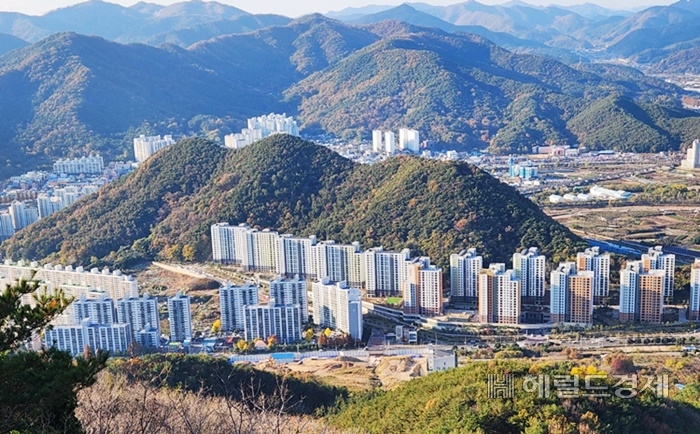 순천시  신흥 주거지역으로 떠오른 서면 선평리와 용당동 일대 아파트 단지. /박대성 기자.
