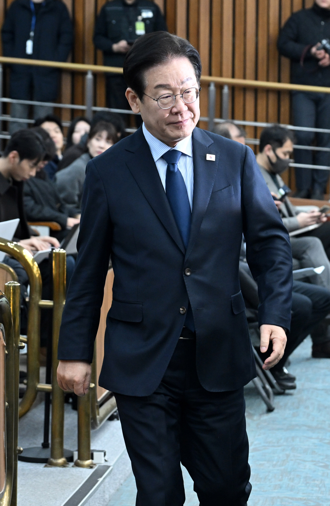 이재명 더불어민주당 대표가 3일 오전 서울 여의도 국회에서 열린 민주당 정책 디베이트 Ⅲ <행복하고 정의로운 대한민국, 반도체특별법 노동시간법 적용제외 어떻게?>에 참석하고 있다.  이상섭 기자