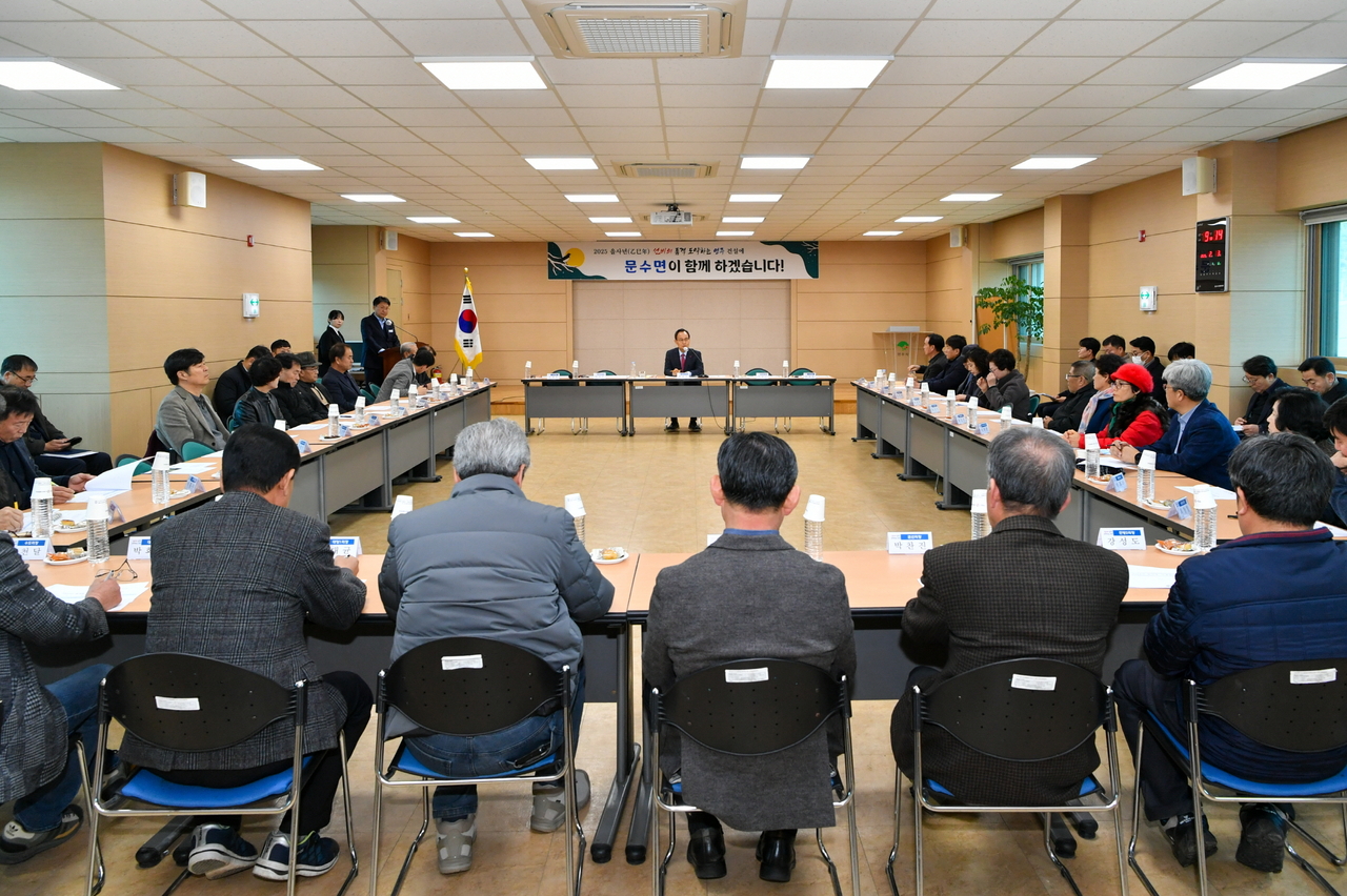 3일 박남서 시장이 문수면 행정복지센터에서 주민과의 소통을 이어가고 있다(영주시 제공)