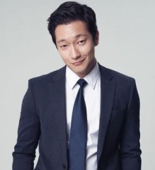 From vitamin pills to cars, this actor's face was everywhere in Korea last year