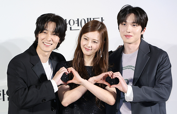장률 고아라 강찬희/사진=민선유 기자