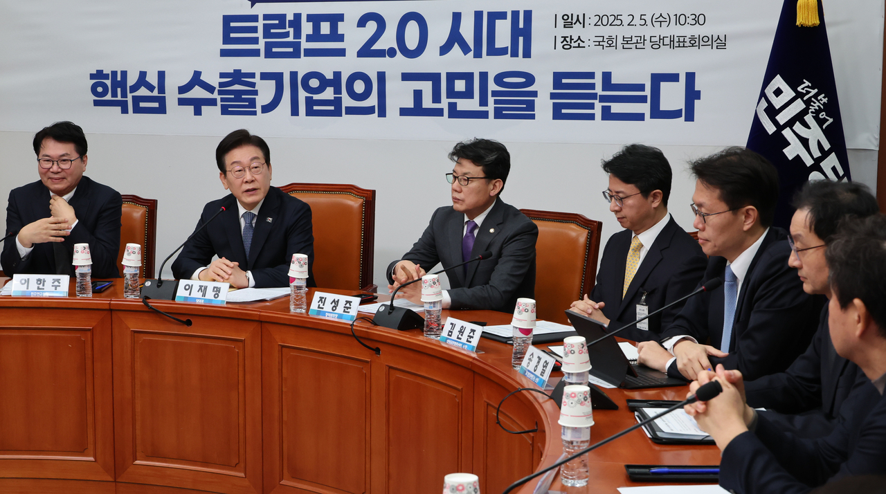 더불어민주당 이재명 대표가 5일 서울 여의도 국회에서 “트럼프 2.0 시대 핵심 수출기업의 고민을 듣는다”란 주제로 열린 토론회에서 발언하고 있다. [연합]
