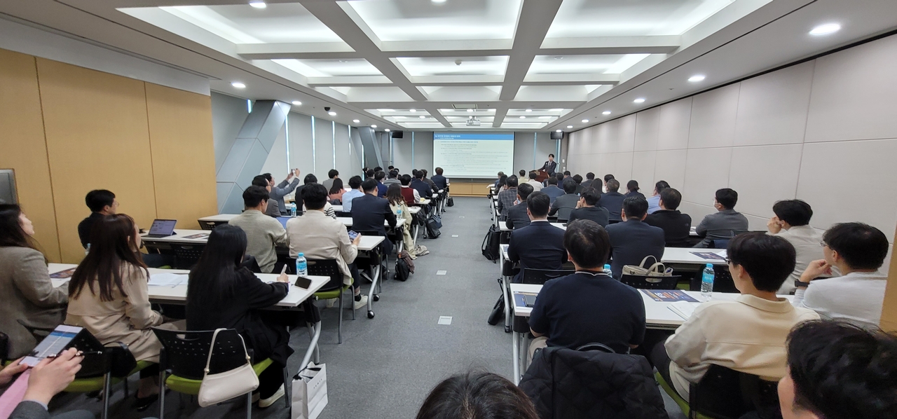 지난해 11월 13일 aT센터에서 한국프랜차이즈산업협회가 법무법인 태평양과 개최한 차액가맹금 소송 대응 방안 설명회 [한국프랜차이즈산업협회 제공]