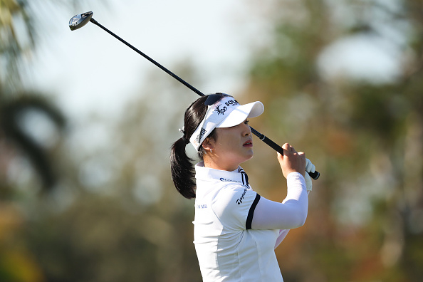 윤이나가 7일(한국시간) 미국 플로리다주 브레이든턴의 브레이든턴 컨트리클럽에서 열린 LPGA 투어 파운더스컵 1라운드에서 3번홀 티샷을 하고 있다.   [게티이미지]