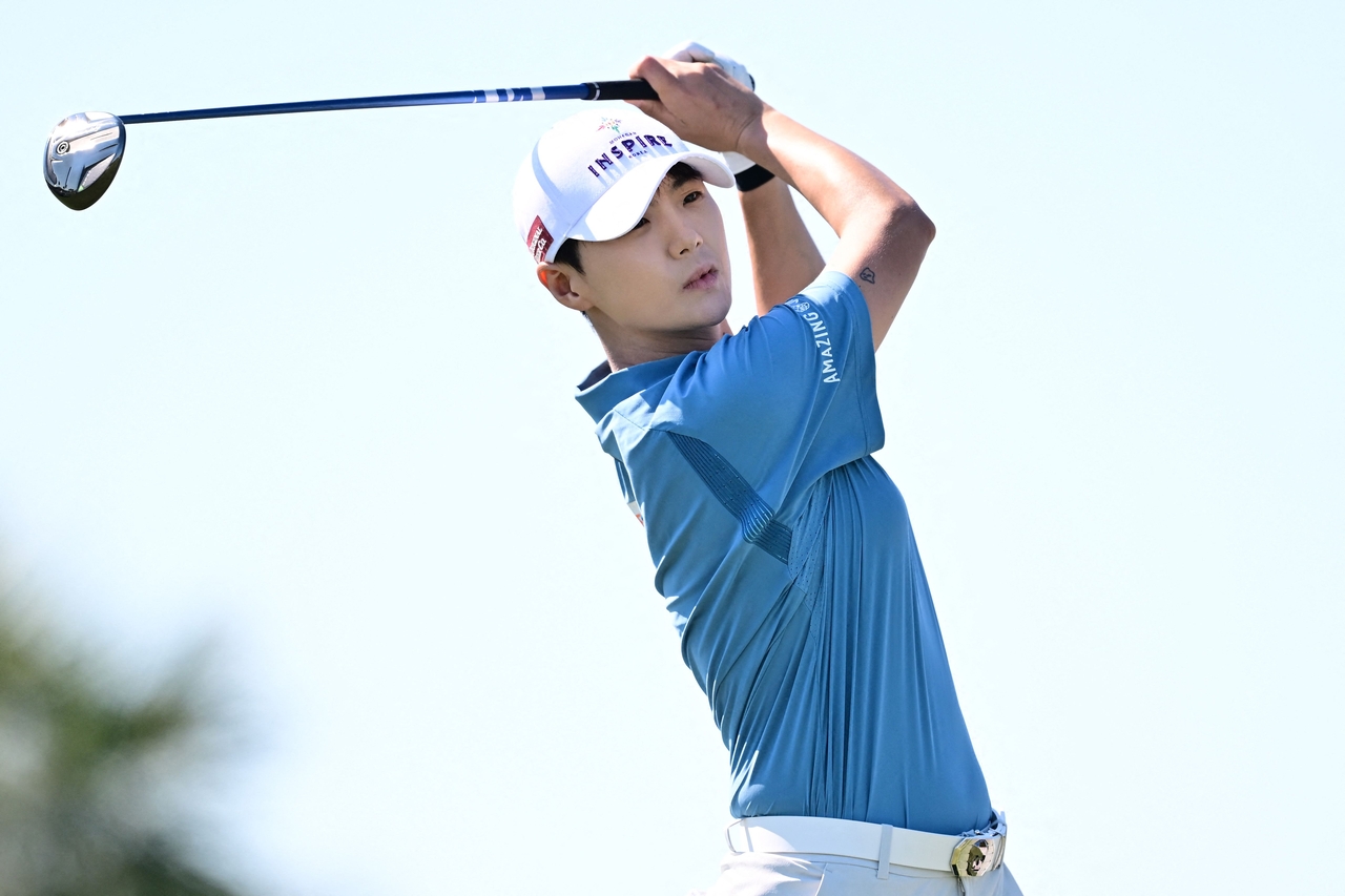 박성현이 7일(한국시간) 미국 플로리다주 브레이든턴의 브레이든턴 컨트리클럽에서 열린 LPGA 투어 파운더스컵 1라운드에서 17번홀 티샷을 하고 있다. [AFP]