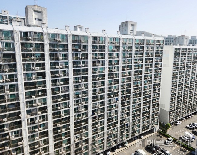 인구 줄어도 ‘아파트 공화국’ 심화…“재건축 대신 철거될 수도” 충격 전망[부동산360]