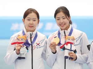 South Korea claims gold, silver in women's 100m speed skating at Winter Asiad