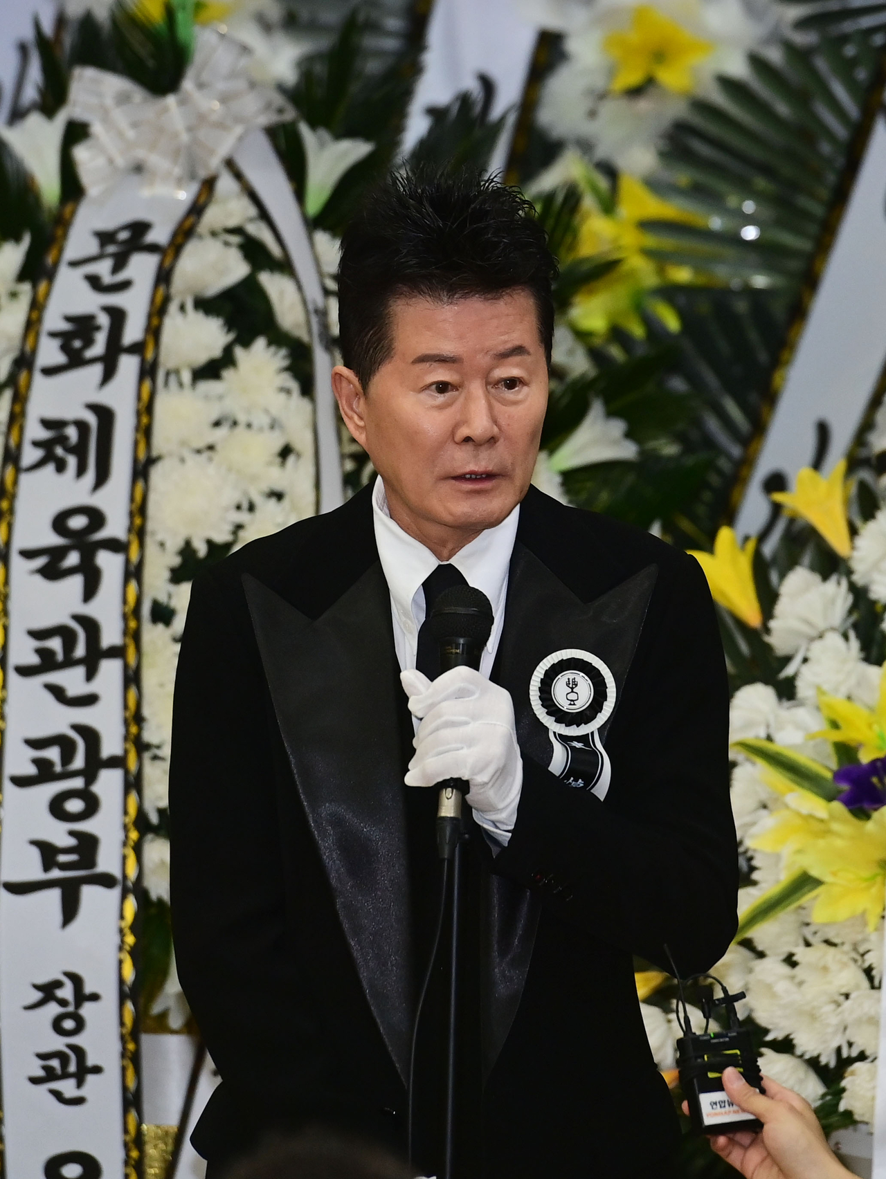 9일 서울 종로구 서울대병원 장례식장에서 열린 가수 송대관의 영결식에서 태진아가 추도사하고 있다. [공동취재] [연합]