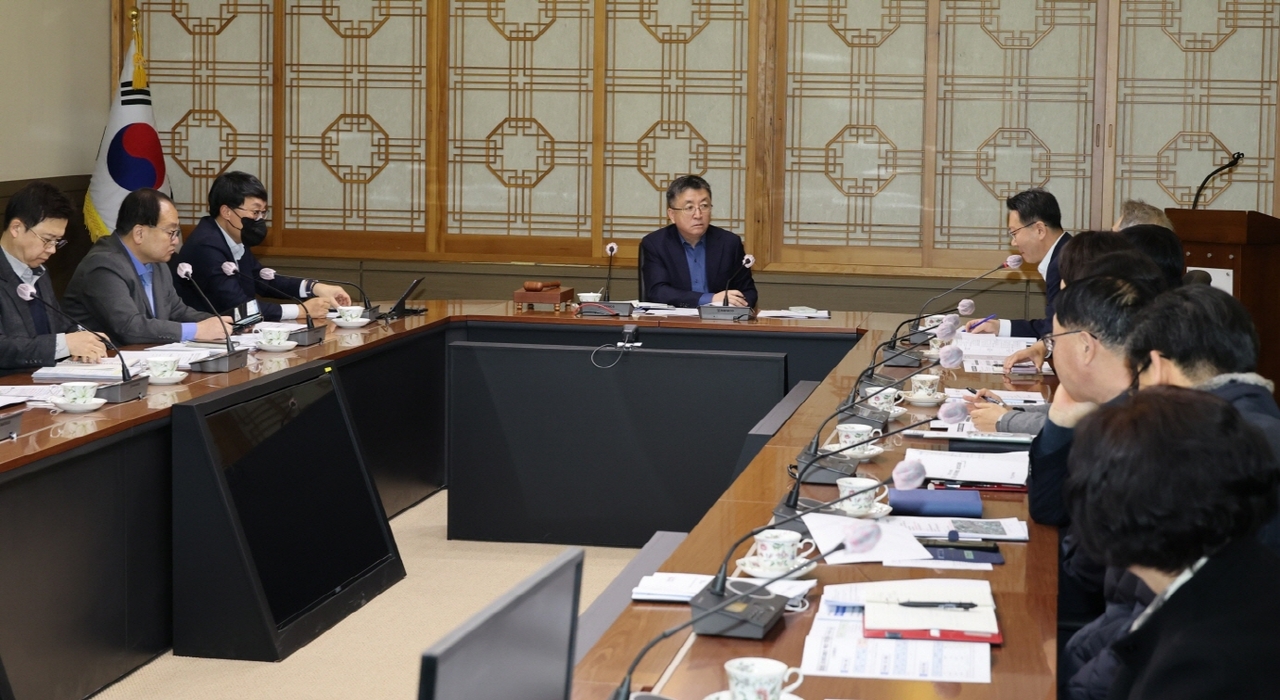 포항시는 10일 장상길 부시장 주재로 2026년도 국가 투자예산 확보를 위한 자치행정국 추진 상황 보고 회의를 가졌다(포항시 제공)