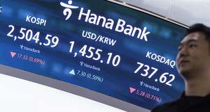 Seoul shares open lower on Trump tariff woes