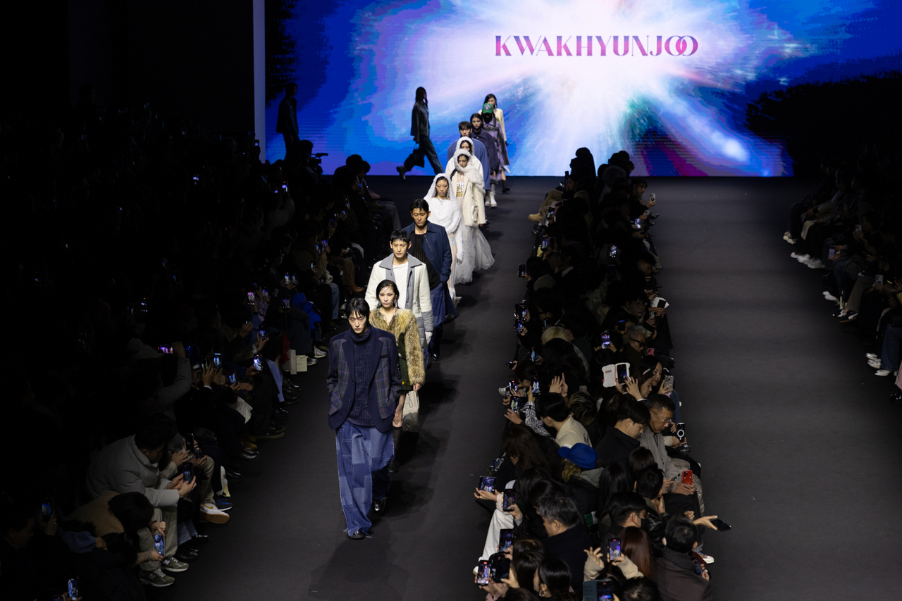 Models wear outfits from Kwak Hyun Joo Collection at the 2025 fall-winter Seoul Fashion Week at Dongdaemun Design Plaza in Seoul on Feb. 6. (The Opening)