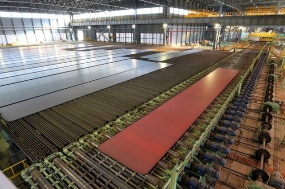 A thick steel plate (Hyundai Steel Co.)