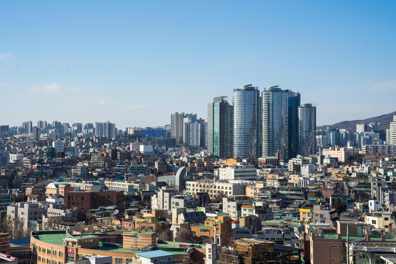 Residential and office properties near Seoul Station (123rf)