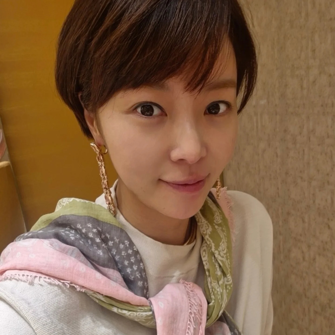 황정음 채널