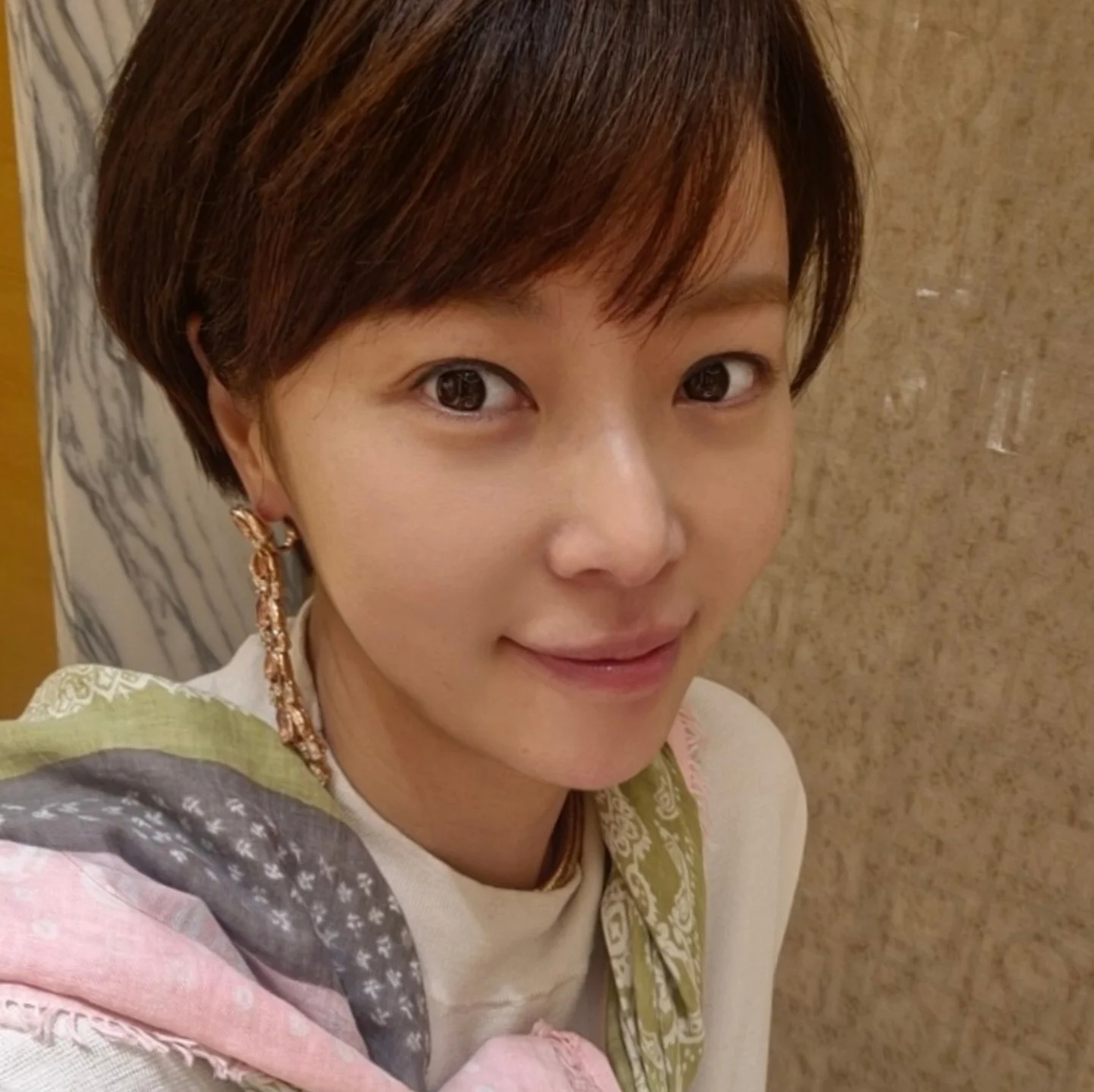 황정음 채널