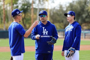 Dodgers utility man Edman to Kim: 'Work at all different positions'