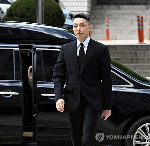 In this file photo dated Sept. 3, 2024, actor Yoo Ah-in attends his sentencing hearing at the Seoul Central District Court in Seoul. (Yonhap)