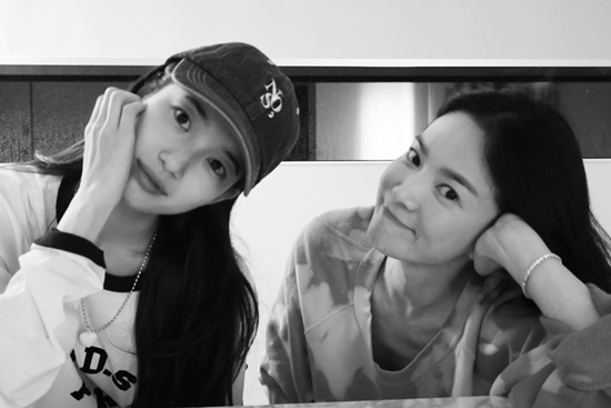 사진=송혜교 채널