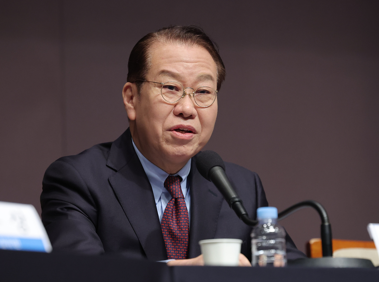 Rep. Kwon Young-se, the ruling People Power Party's interim leader and President Yoon Suk Yeol's former unification minister, speaks during a discussion at the Korea Press Center, Monday. Yonhap