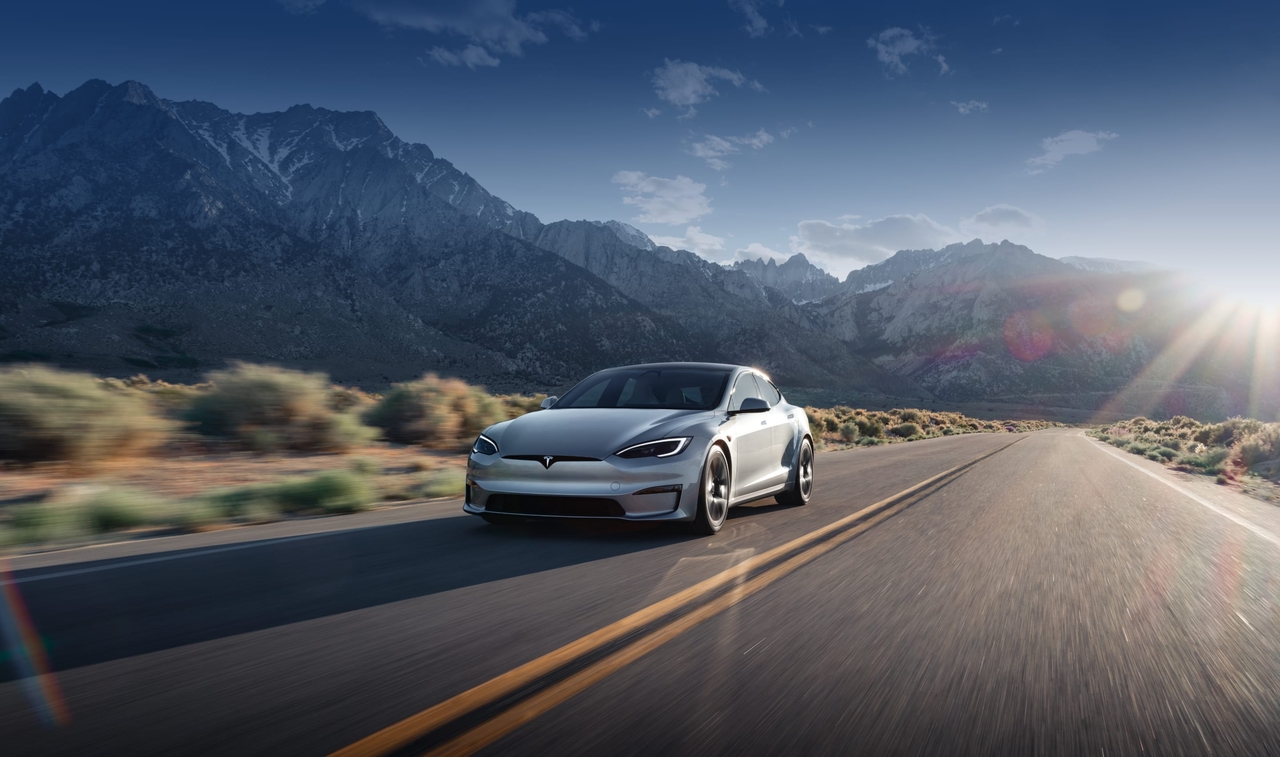 (Tesla)