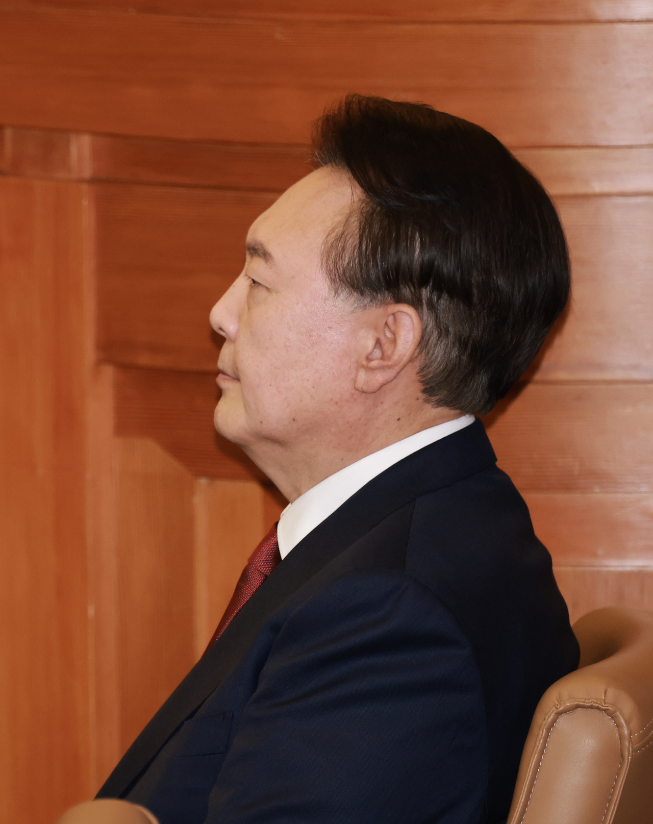 Suspended President Yoon Suk Yeol attends the fifth hearing of his impeachment trial at the Constitutional Court in Jongno-gu, central Seoul, Feb. 4. (Yonhap)